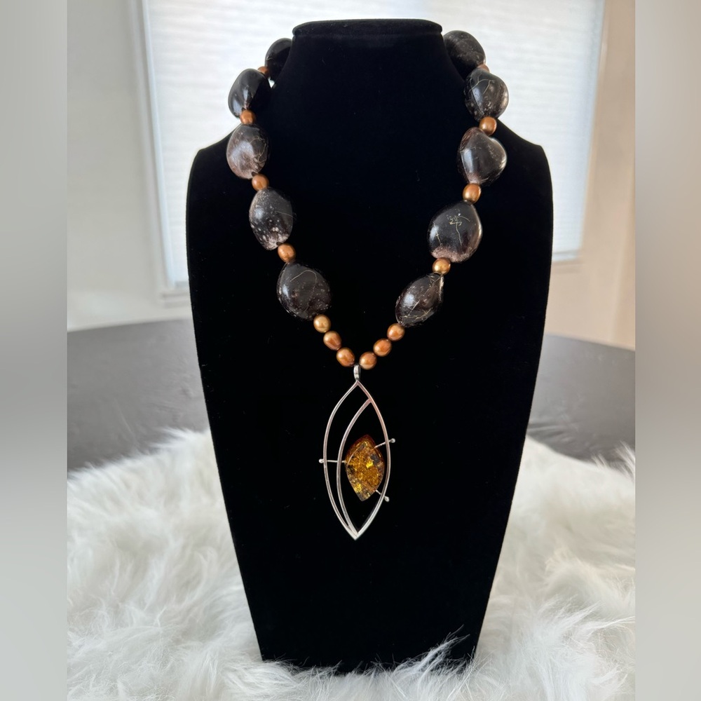 NWOT Hawaiian Kukui Nut Necklace with Amber & Sterling Silver Pendant - Picture 3 of 9